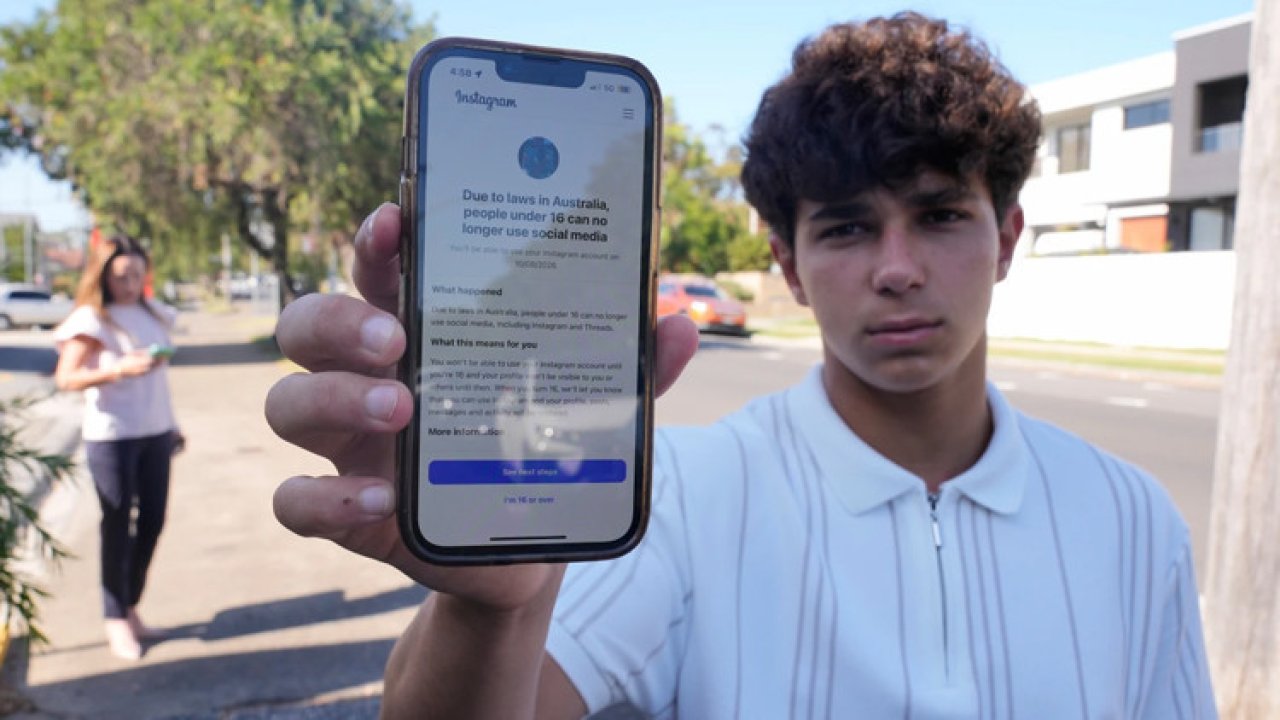 Avustralya&#039;da 16 yaş altına sosyal medya yasağı geldi