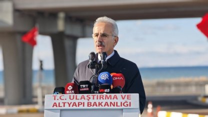 Bakan Uraloğlu, Van Çevre Yolu'nun 28 kilometrelik 2 etabının açılışını yaptı