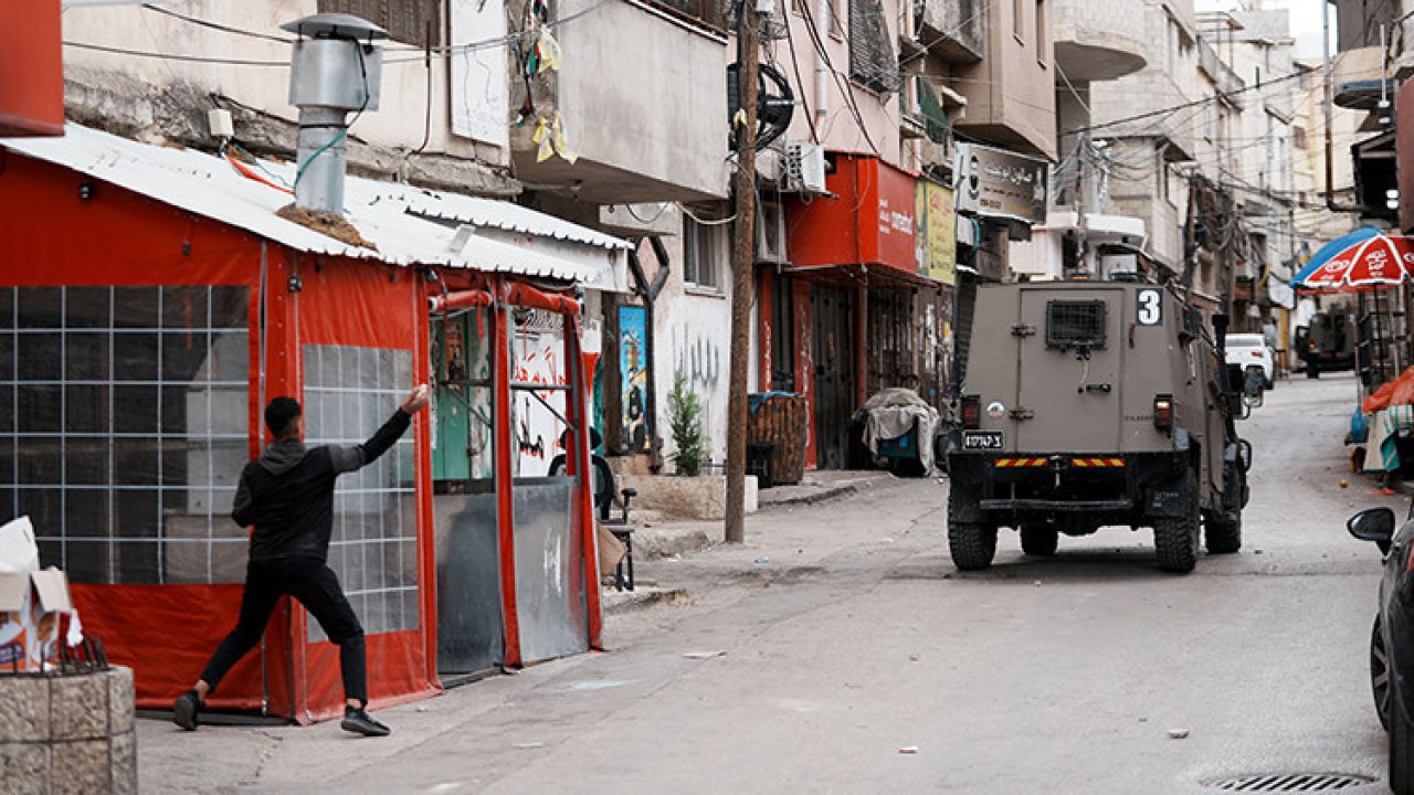 Batı Şeria&#039;da İsrail baskını: 100 Filistinli gözaltına alındı