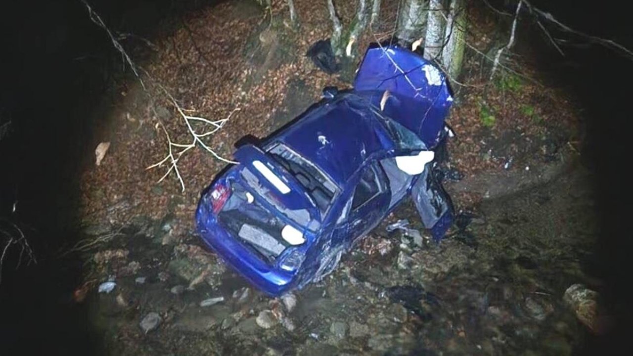 Bursa'da otomobil takla atıp uçuruma yuvarlandı: 3 yaralı