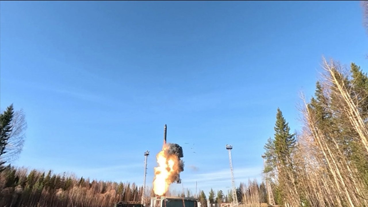 Çin ve Rusya&#039;dan ortak füze tatbikatı