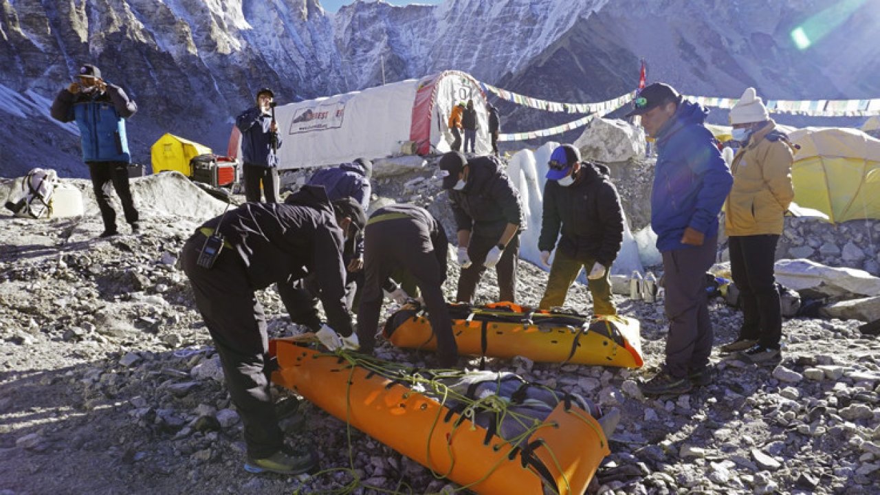 Everest'i temiz tutma girişimi sonuçsuz kaldı