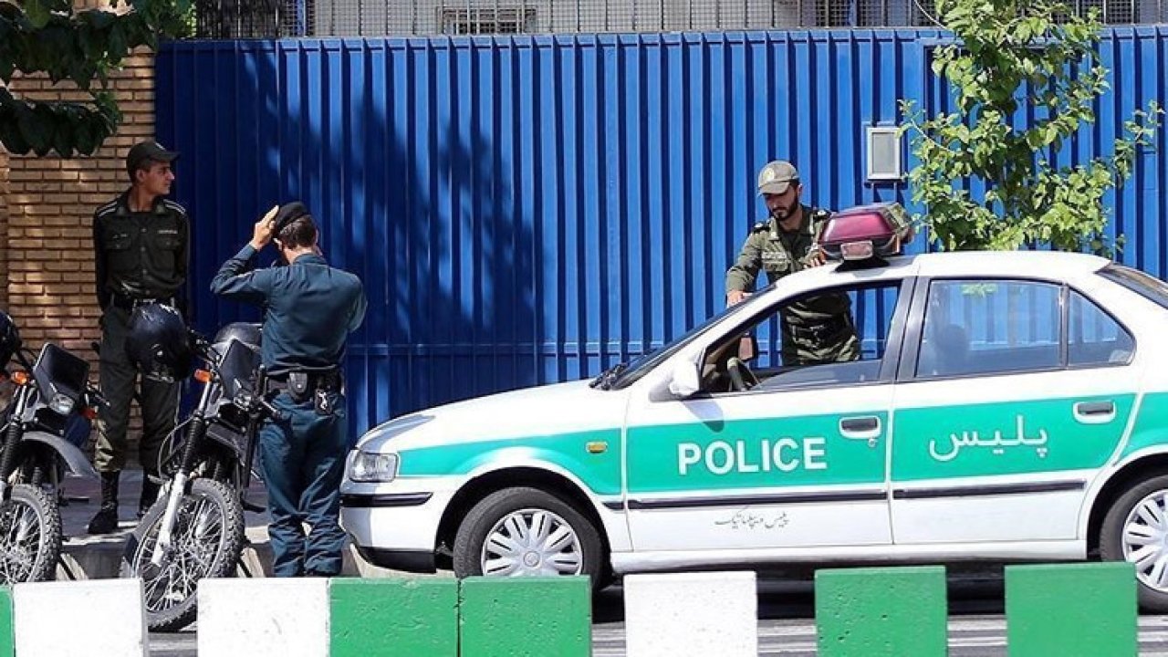 İran'da terör saldırısı: Polis kontrol noktasına baskın