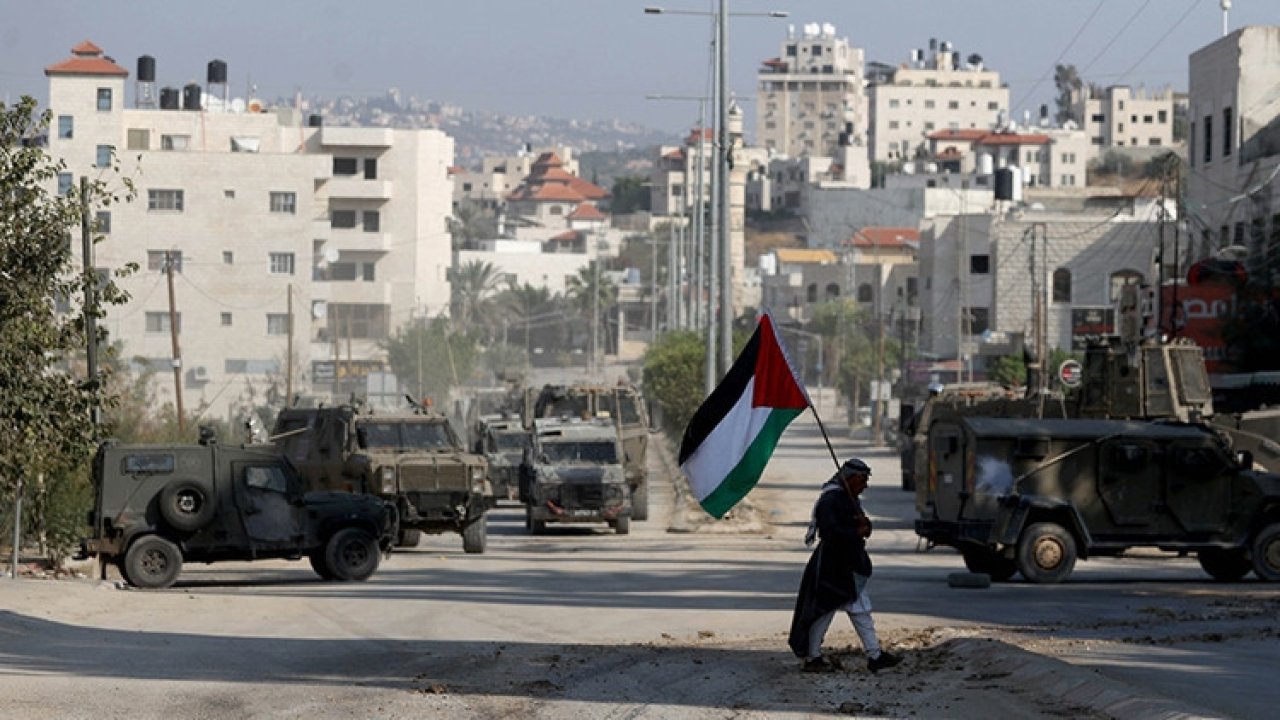 İsrail askerlerinden Batı Şeria'ya baskın: 28 Filistinli gözaltında