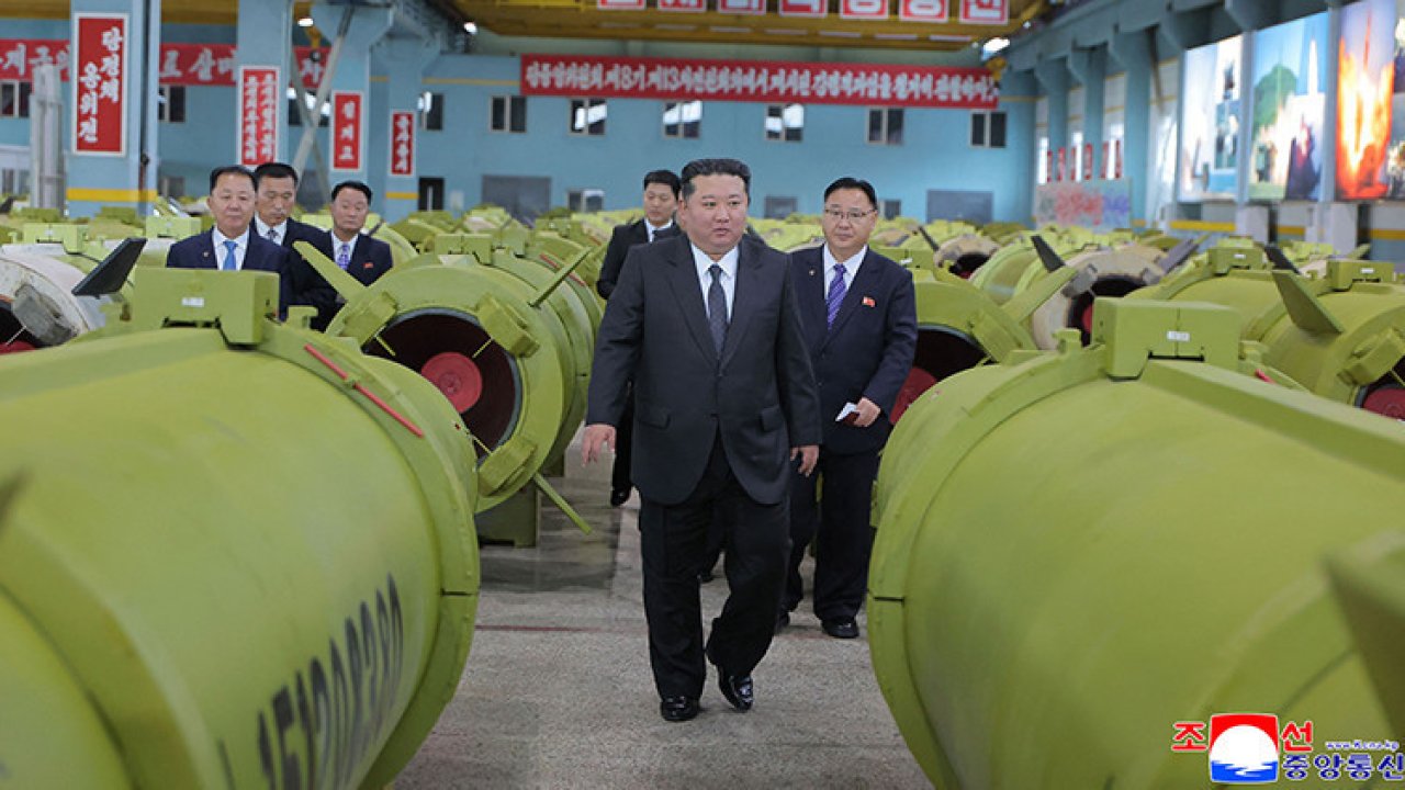 Kuzey Kore lideri Kim'den askeri üretimi artırma talimatı