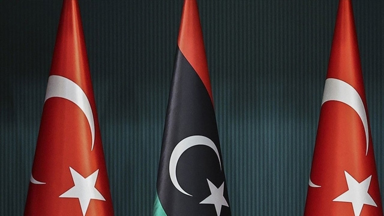 Libya'da Türkiye'nin 'Başımız sağ olsun' afişleri gündem oldu