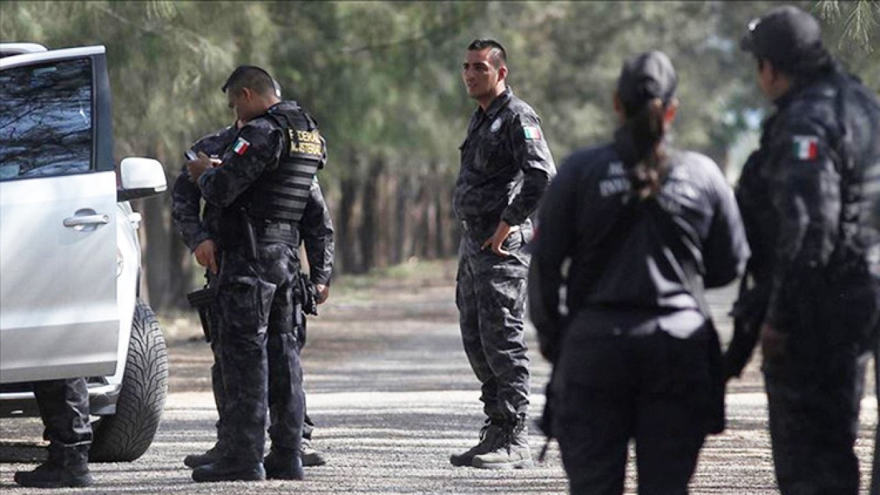 Meksika&#039;da araç havaya uçtu: 5 kişi yaşamını yitirdi