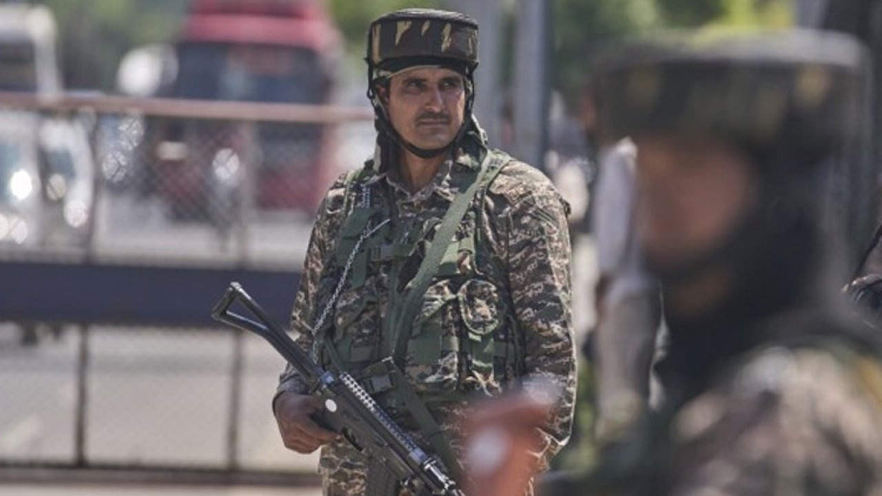 Pakistan'da terör operasyonu: 12 militan etkisiz hale getirildi