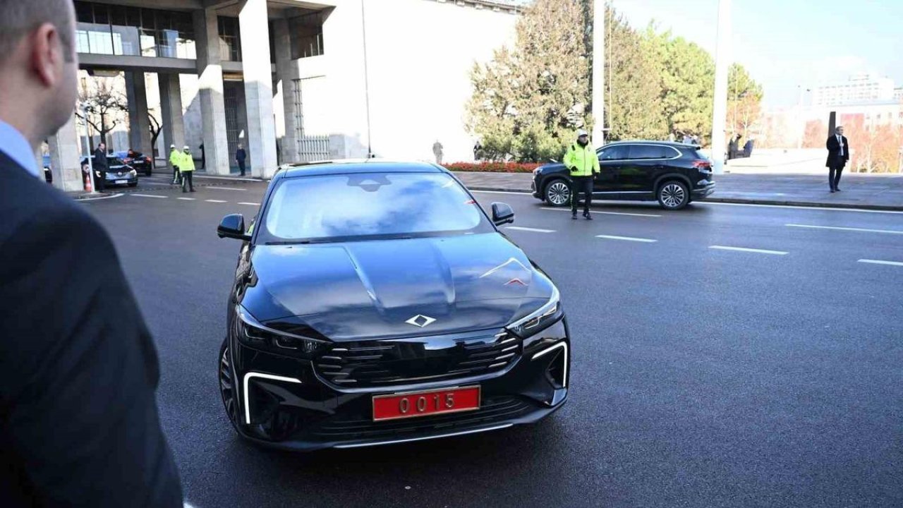 Yeni model T10F ile geldi! &#039;Oltu&#039; renkli Togg böyle görüntülendi