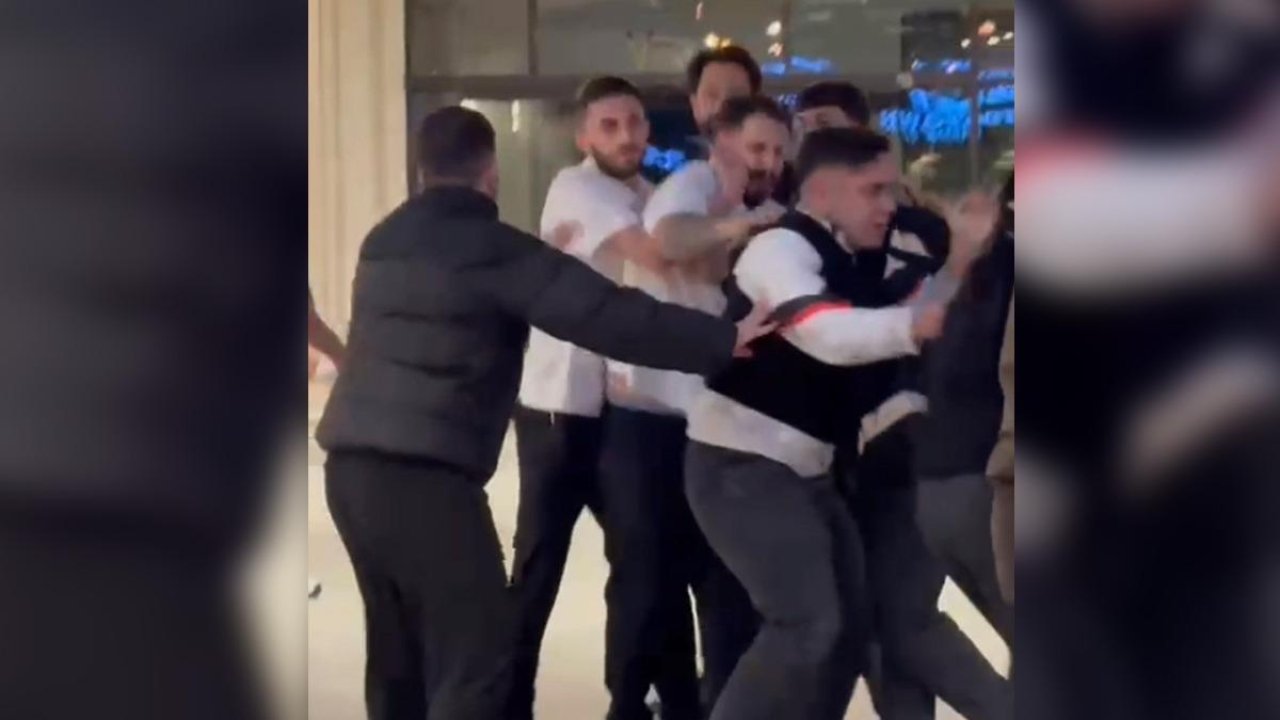 Yer: İstanbul! Maltepe'de AVM'de kavga