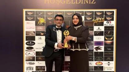 YILDIZ KARAKOL SİHİRLİ ELLERDE