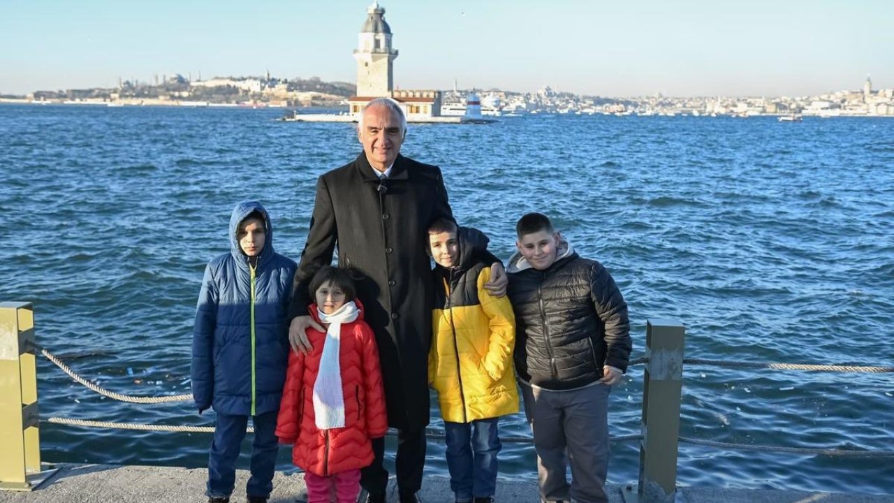 Bakan Ersoy'dan kardan "Kız Kulesi" yapan Sivaslı çocukların İstanbul gezisine ilişkin paylaşım