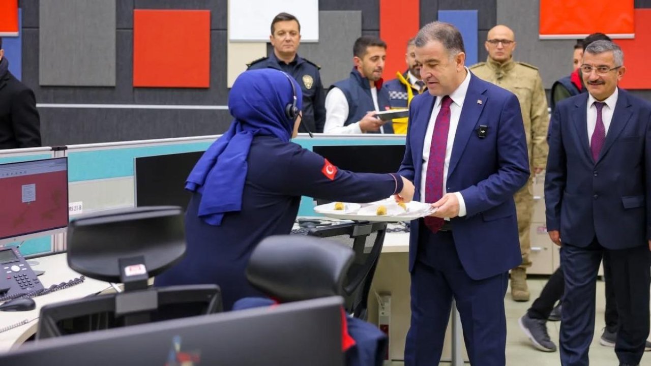 Bayburt’ta 112 Acil Çağrı Merkezi personelinin yeni yılı kutlandı