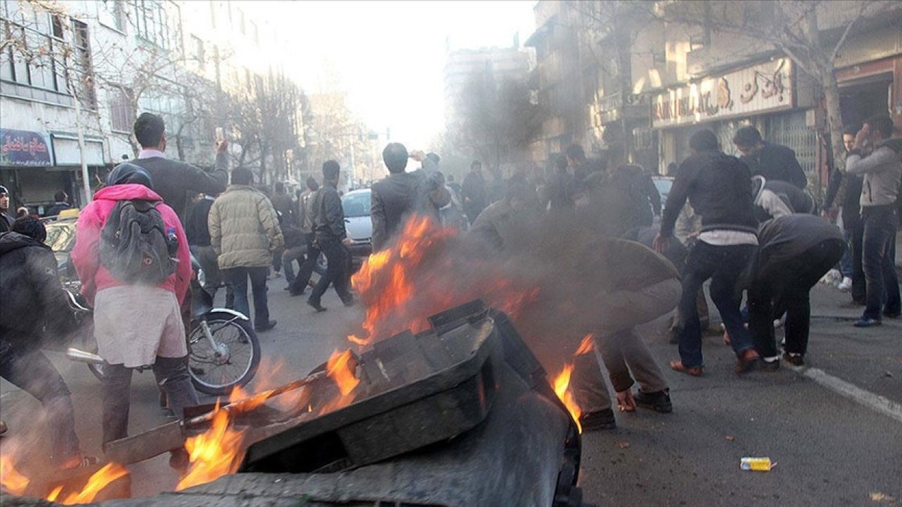 Beyaz Saray: İran'daki 800 idam durduruldu... Tüm seçenekler halen masada
