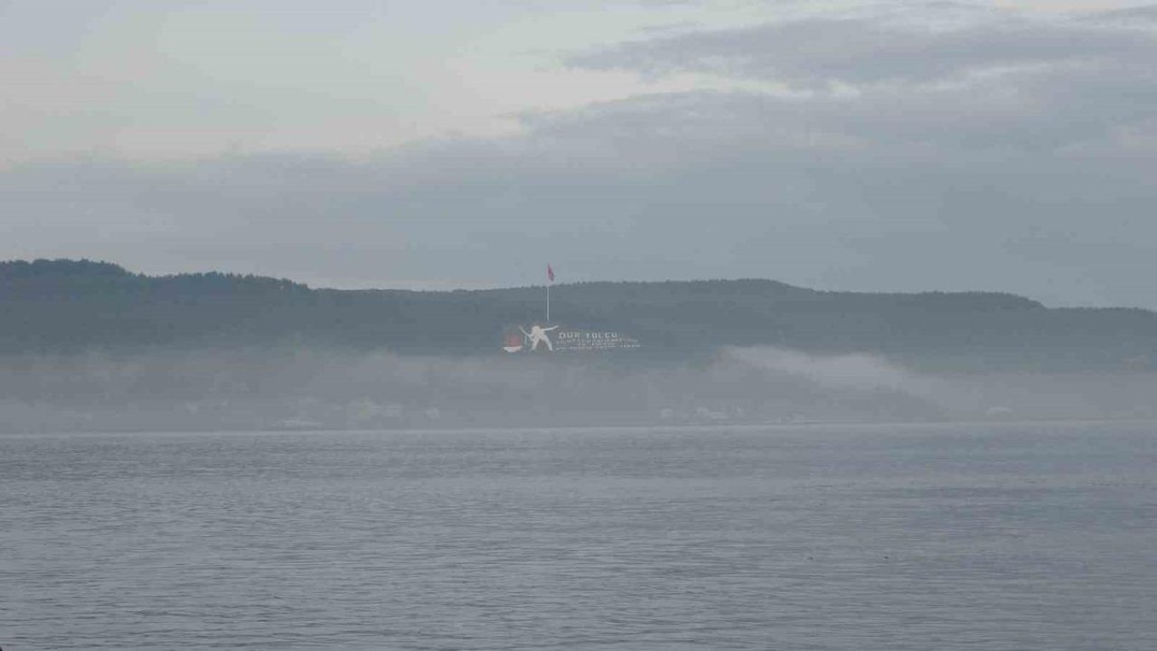 Çanakkale Boğazı, sis sebebiyle gemi geçişlerine kapatıldı