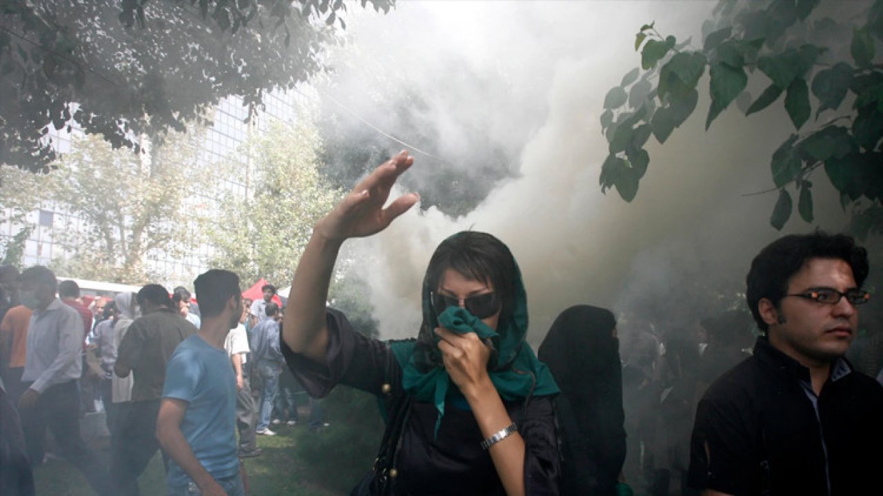 İran'da provokatörler bir savıcıyı öldürdü: Tahran'dan 'müsamaha yok' mesajı