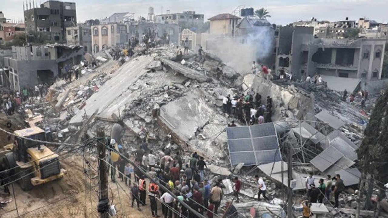 İsrail'den Gazze'de eş zamanlı saldırılar