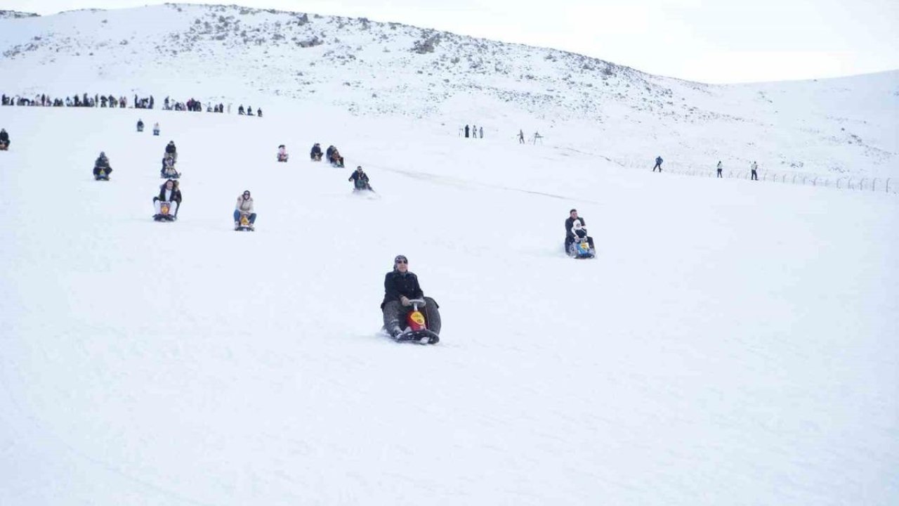 Kar keyfi Ketençimen Kayak Merkezi’nde yaşandı