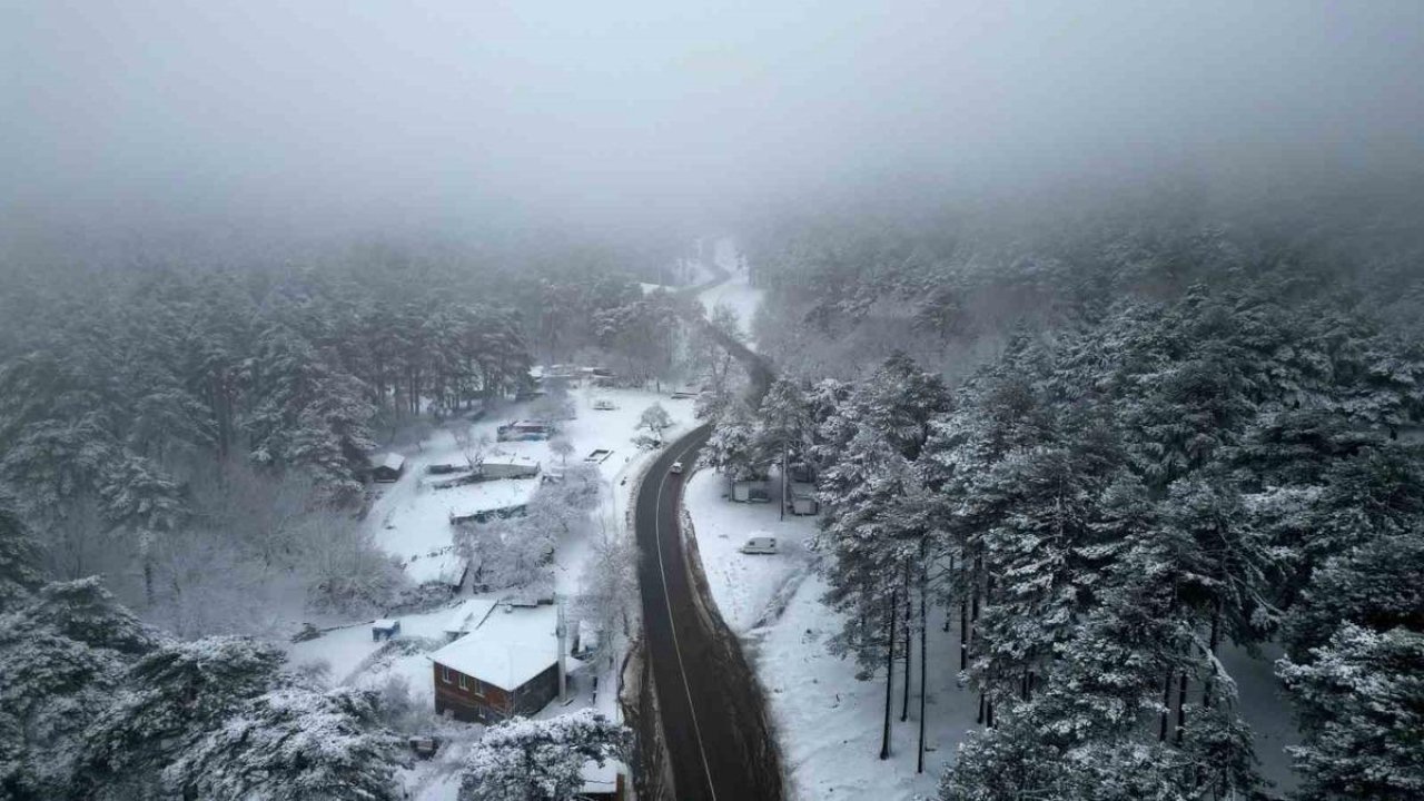Kazdağları beyaza büründü, manzara nefes kesti