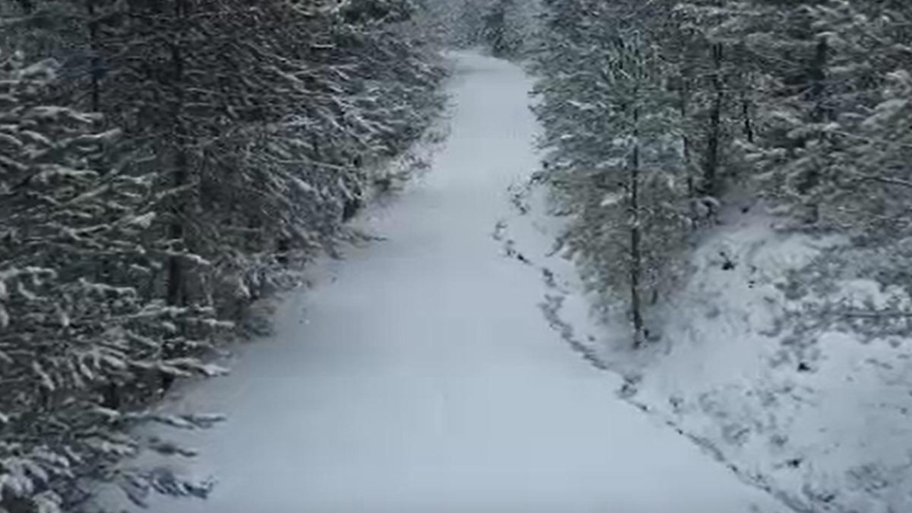 Manisa'nın yüksek kesimlerinde kar yağışı etkili oldu