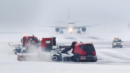 Pistler dondu uçuşlar durdu... Havalimanları saatlerce kapalı kaldı