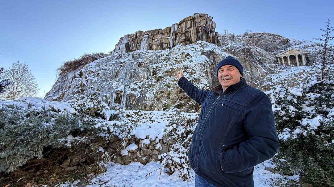 Tokat’ta buz tutan şelalede kartpostallık görüntüler oluştu