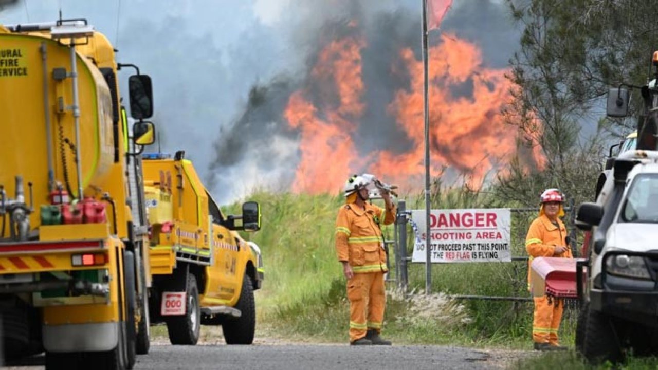 Uçak yere çakıldı: Ormanı yaktı... 2 kişi öldü