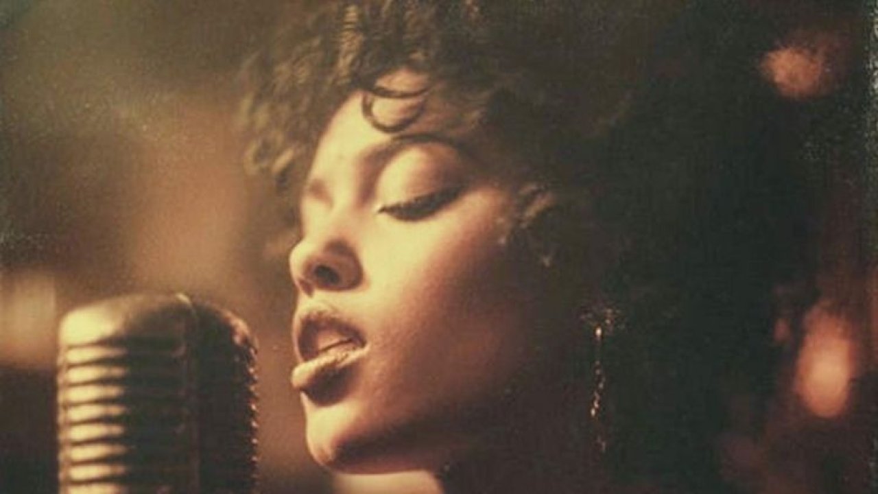 Ünlü şarkıcı ‘yapay’ çıktı