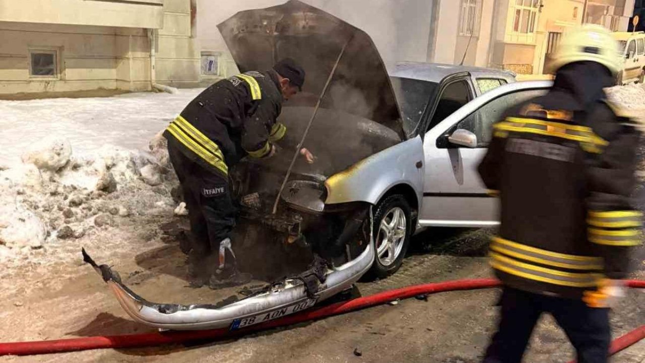 Yozgat’ta otomobil alev alev yandı