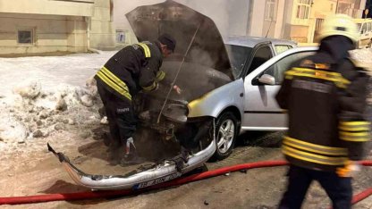 Yozgat’ta otomobil alev alev yandı