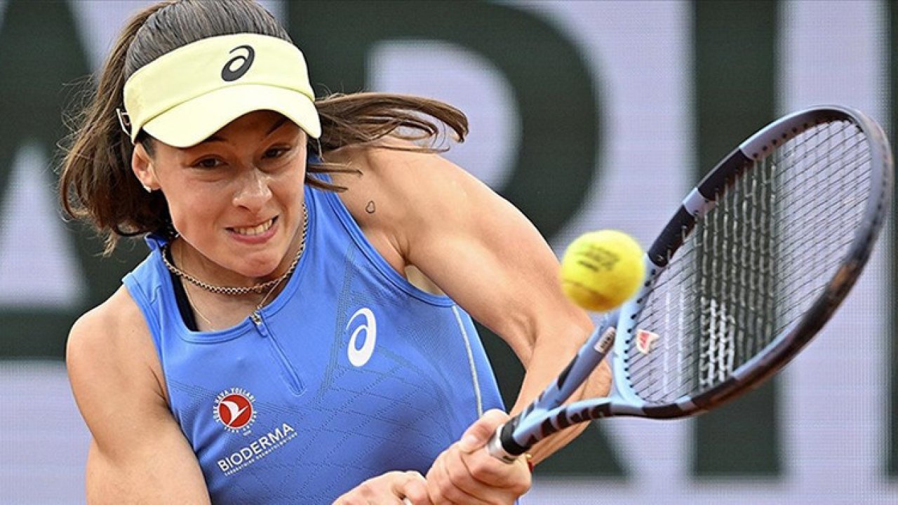 Zeynep Sönmez, Avustralya Açık elemelerinde 2. tura yükseldi!
