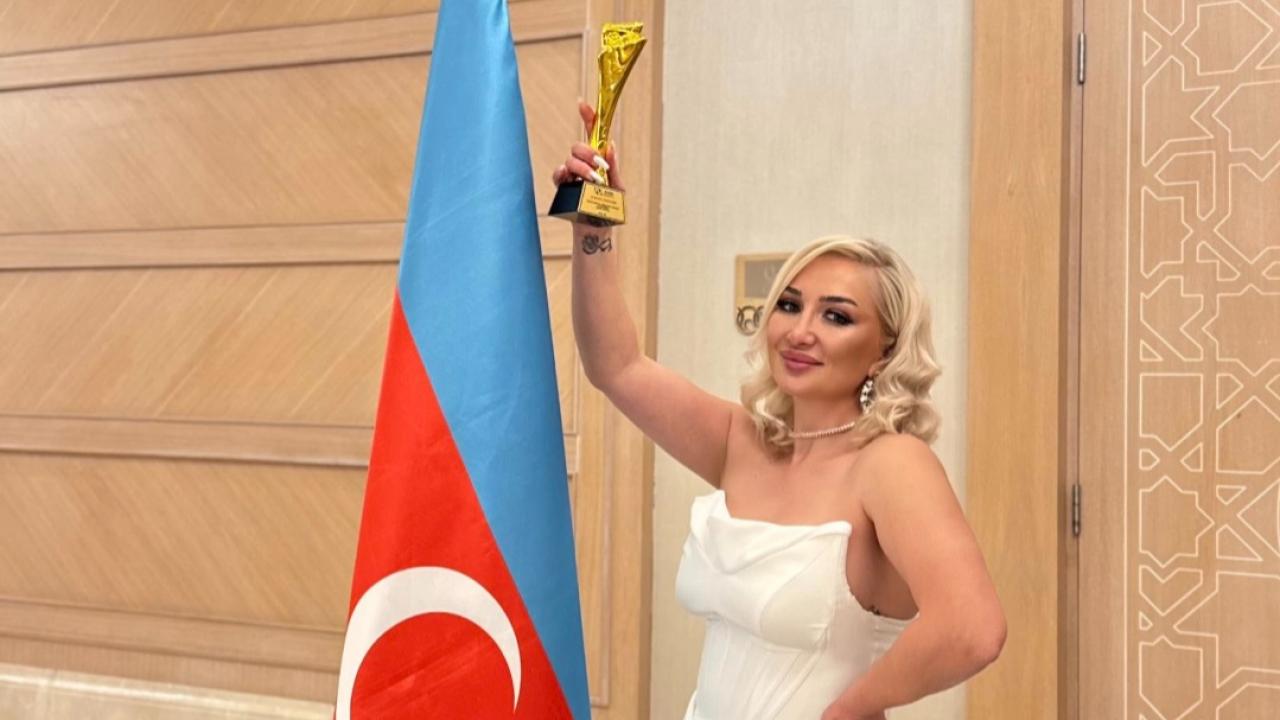 AYŞEGÜL ÖZDEMİR ANKARA'YA ÖDÜLLE DÖNDÜ