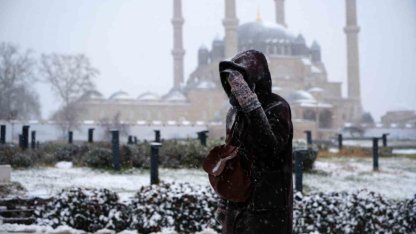 Balkanlardan gelen soğuk hava Edirne’yi beyaza bürüdü