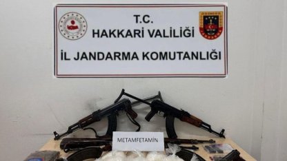 Hakkari'de 5 kilo metamfetamin ile silah ve mühimmat ele geçirildi