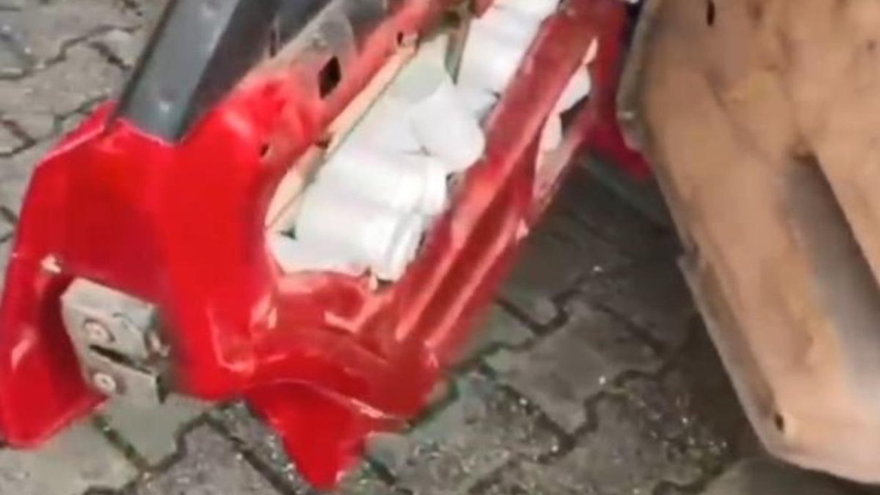 İzmir’den Gürcistan’a uyuşturucu sevkiyatı Artvin polisine takıldı