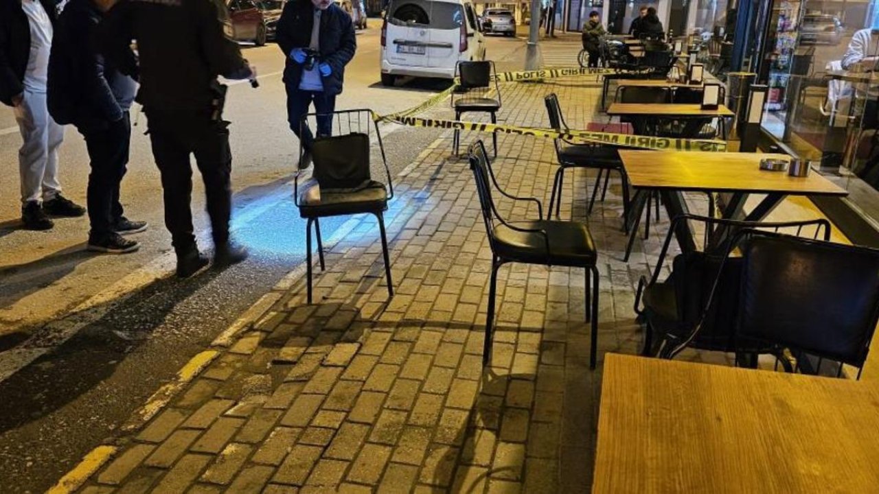 Kafede birlikte oturduğu genci, silahla vurarak kayıplara karıştı
