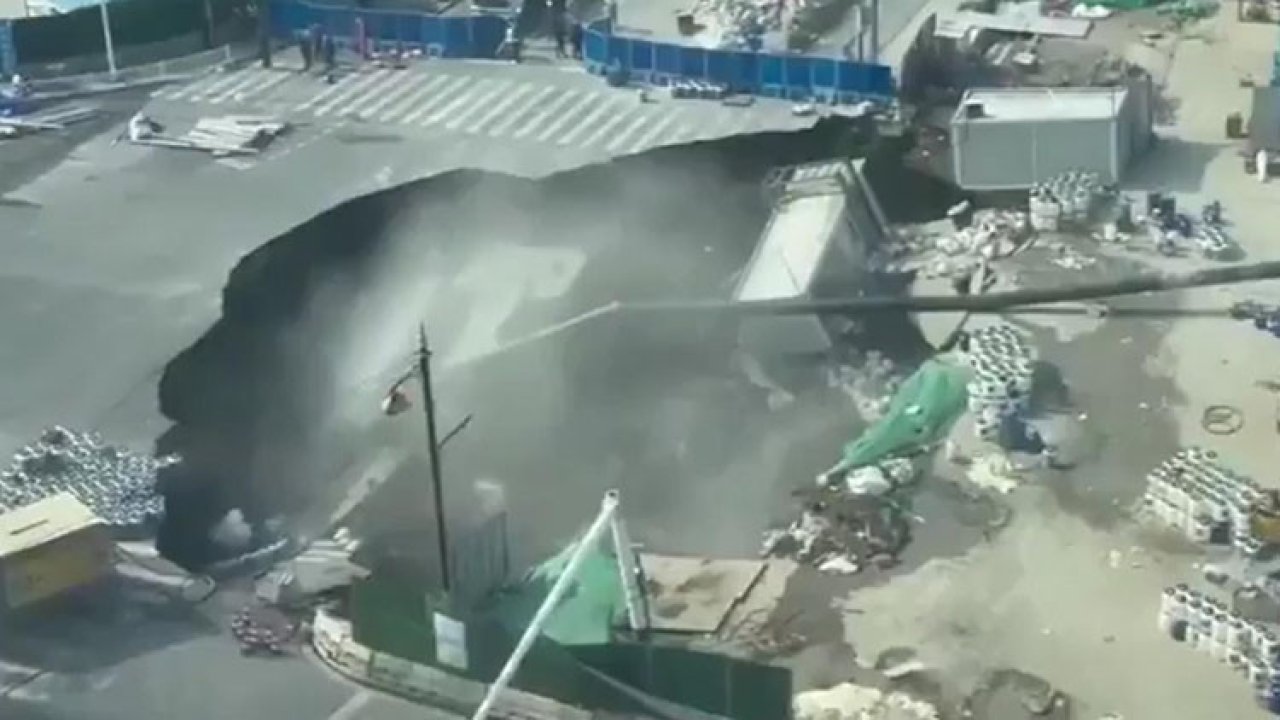 Kavşak çöktü: Sebebi metro inşaatı çıktı