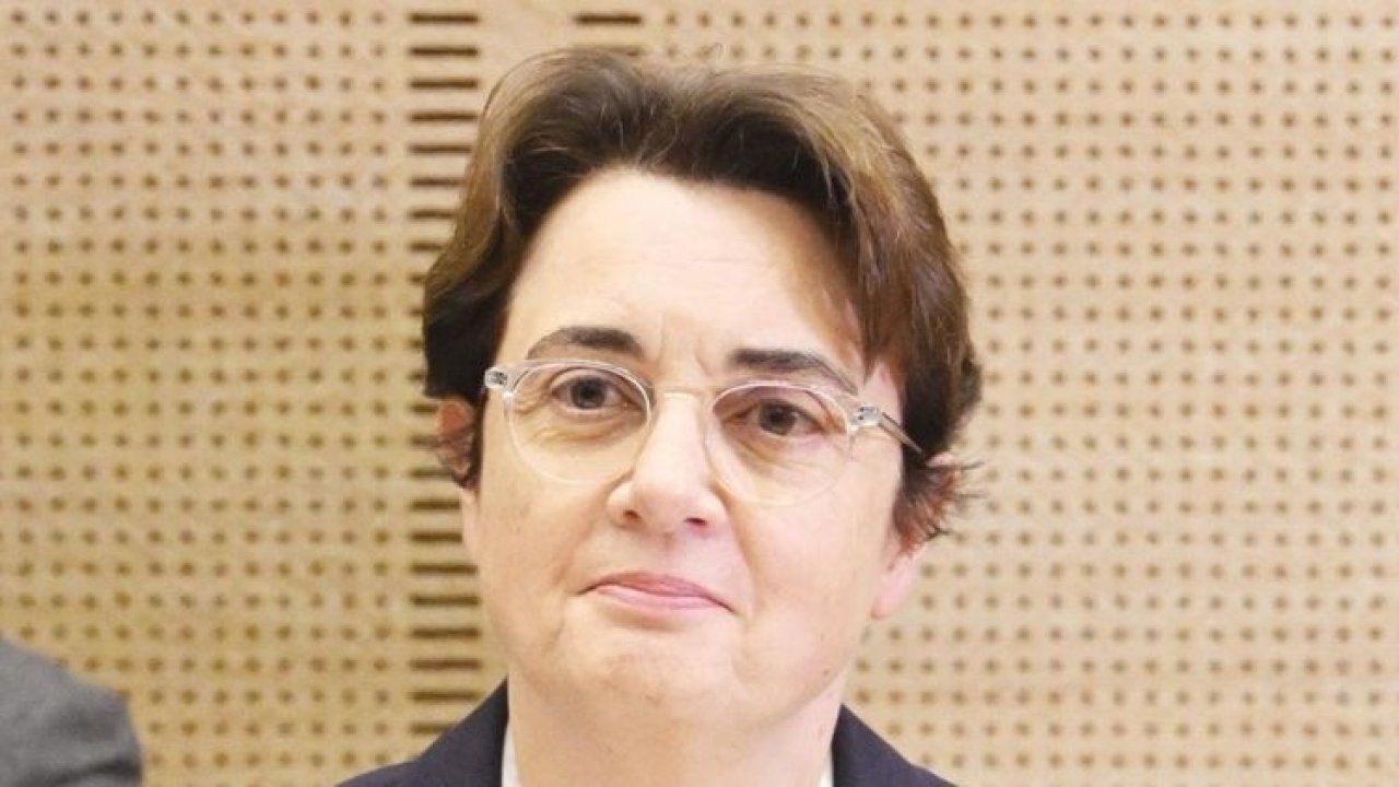 Louvre müdürü istifa etti