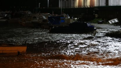 Seviye yüzde yüze ulaştı! Dolan baraj taştı, hem araca hem vatandaşa kapatıldı