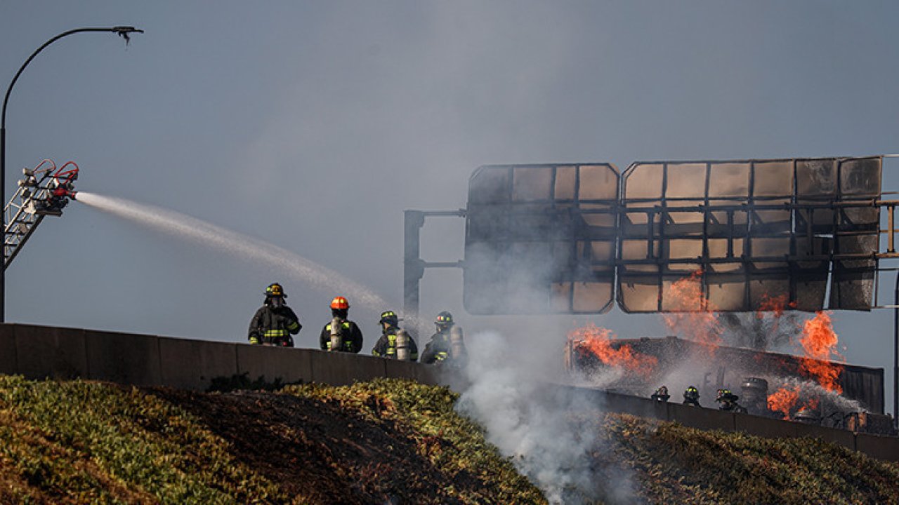 Şili'de gaz yüklü tanker havaya uçtu: 4 ölü, 17 yaralı