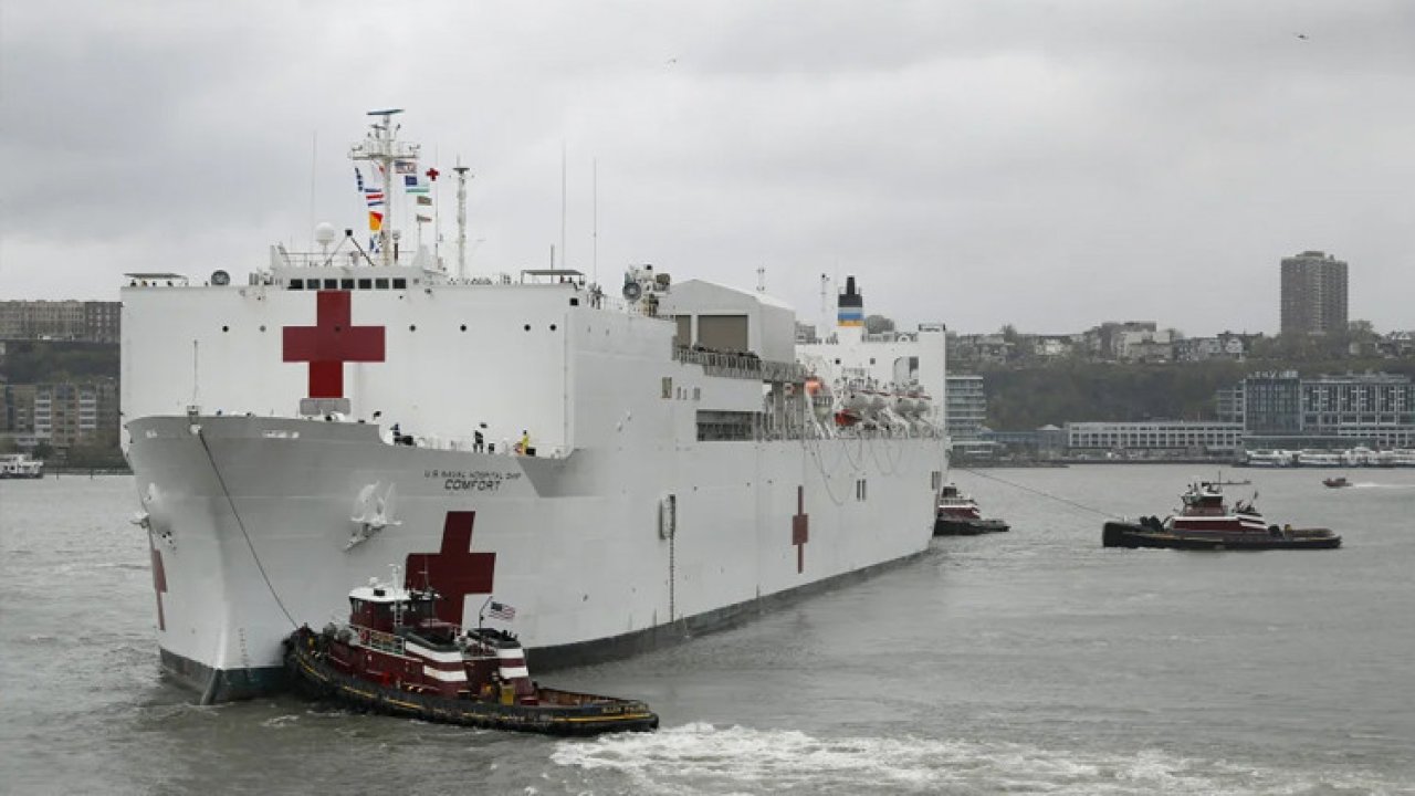 Trump'tan Grönland hamlesi: Hastane gemisi yola çıkıyor