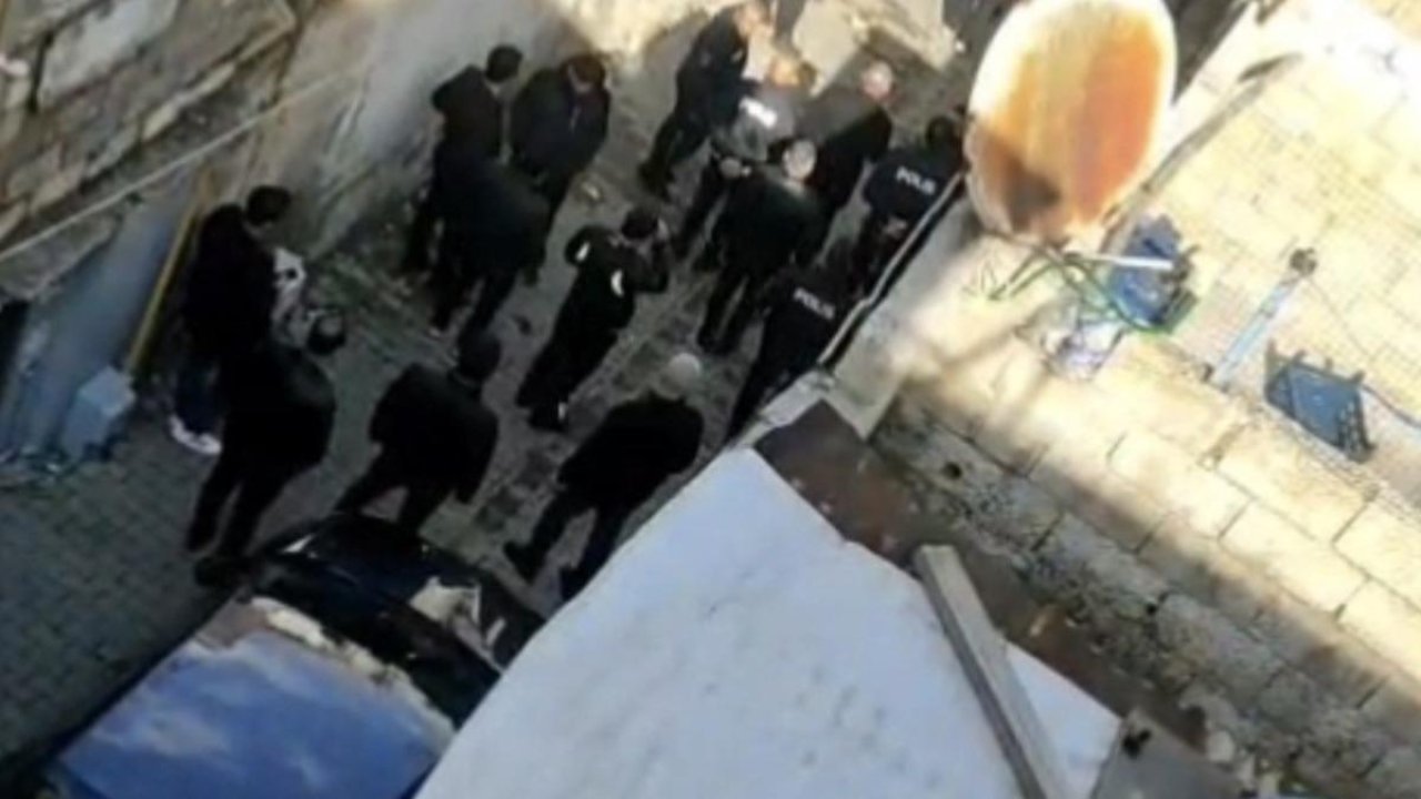 Yer: Gaziantep... Üvey kardeşi evine hırsızlığa gelip onu boğmaya çalıştı! Kahreden haber