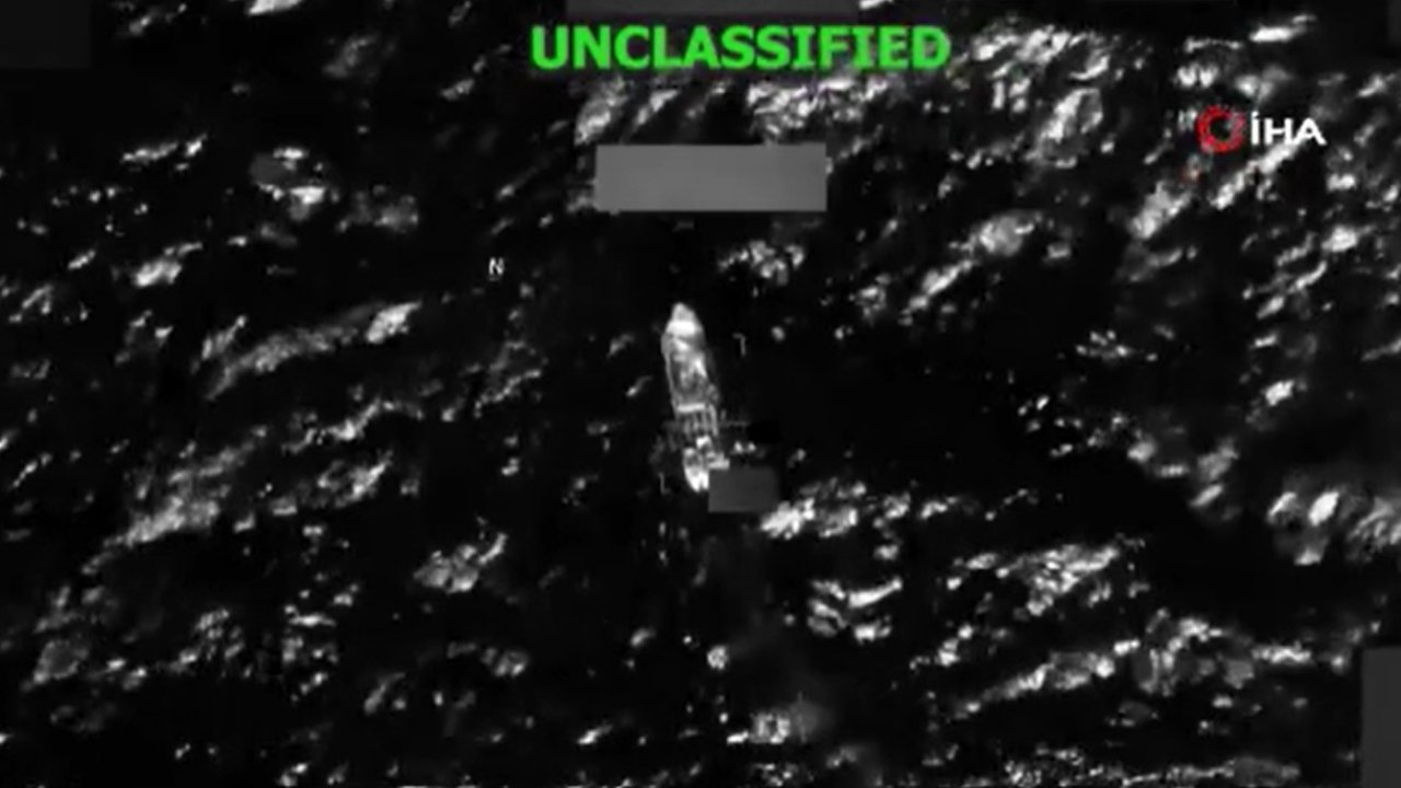 ABD ordusu Karayipler'de uyuşturucu taşıdığı öne sürülen tekneyi vurdu: 4 ölü