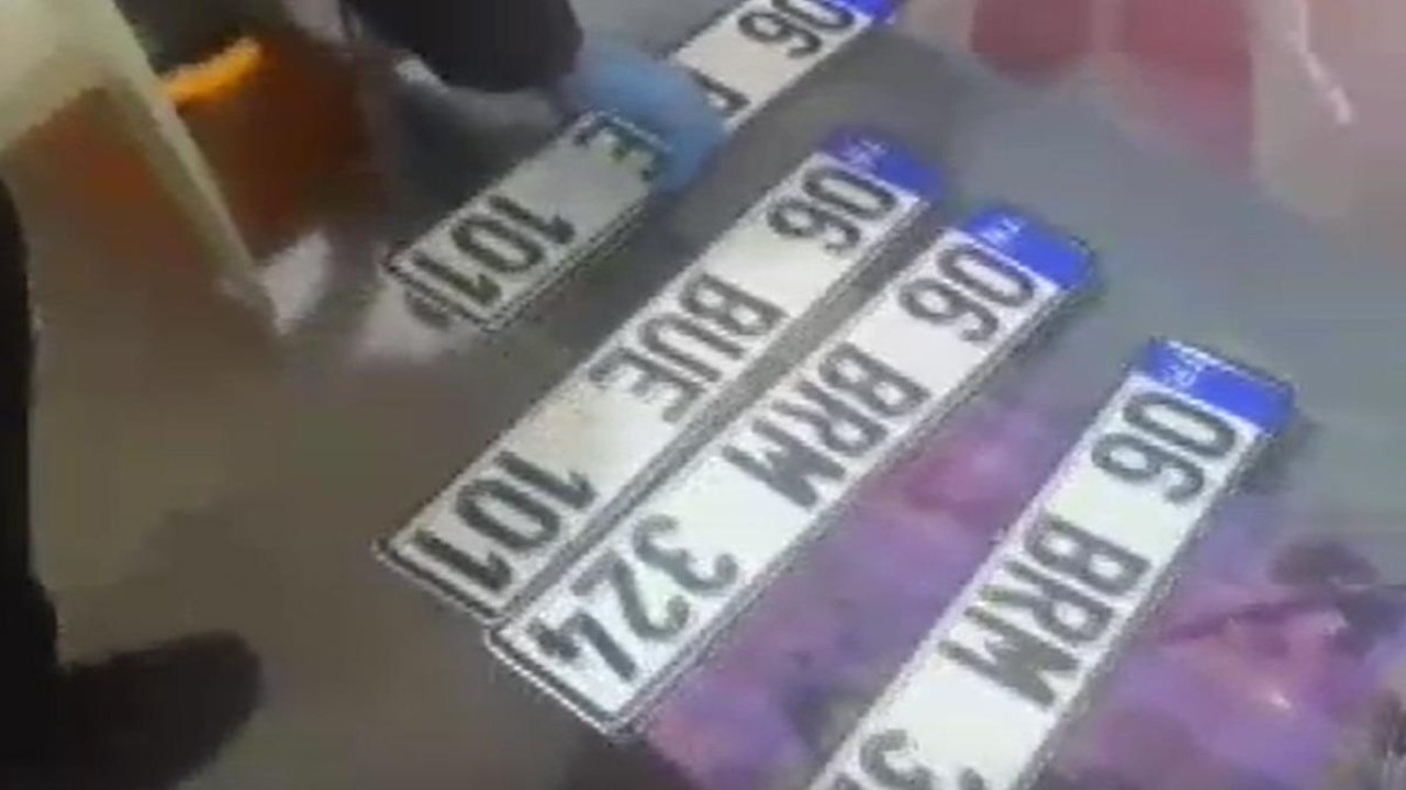 Ankara'da 900 sahte plaka ele geçirildi