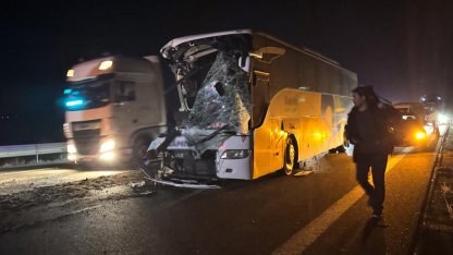 Ankara'da yolcu otobüsü kaza yaptı! Hostes öldü, yaralılar var