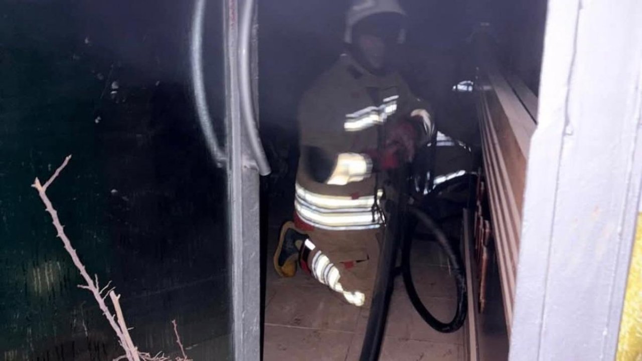 Antakya’da iş yeri alevlere teslim oldu