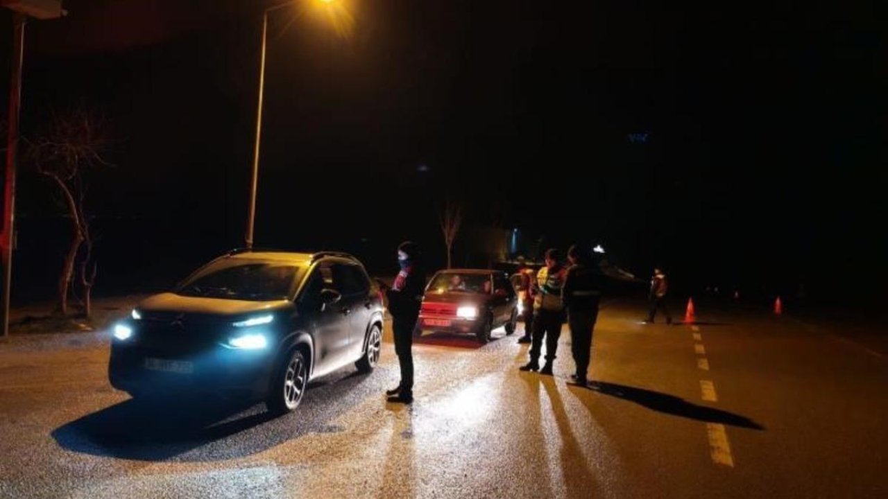 Bilecik’te yol kontrol faaliyetinde 498 kişi sorgulandı