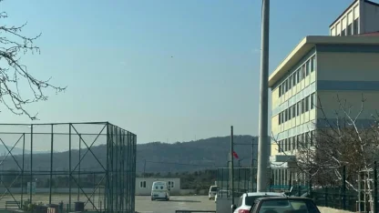 Çanakkale'de lise öğrencisi okulun 3. katından atlayarak hayatını kaybetti