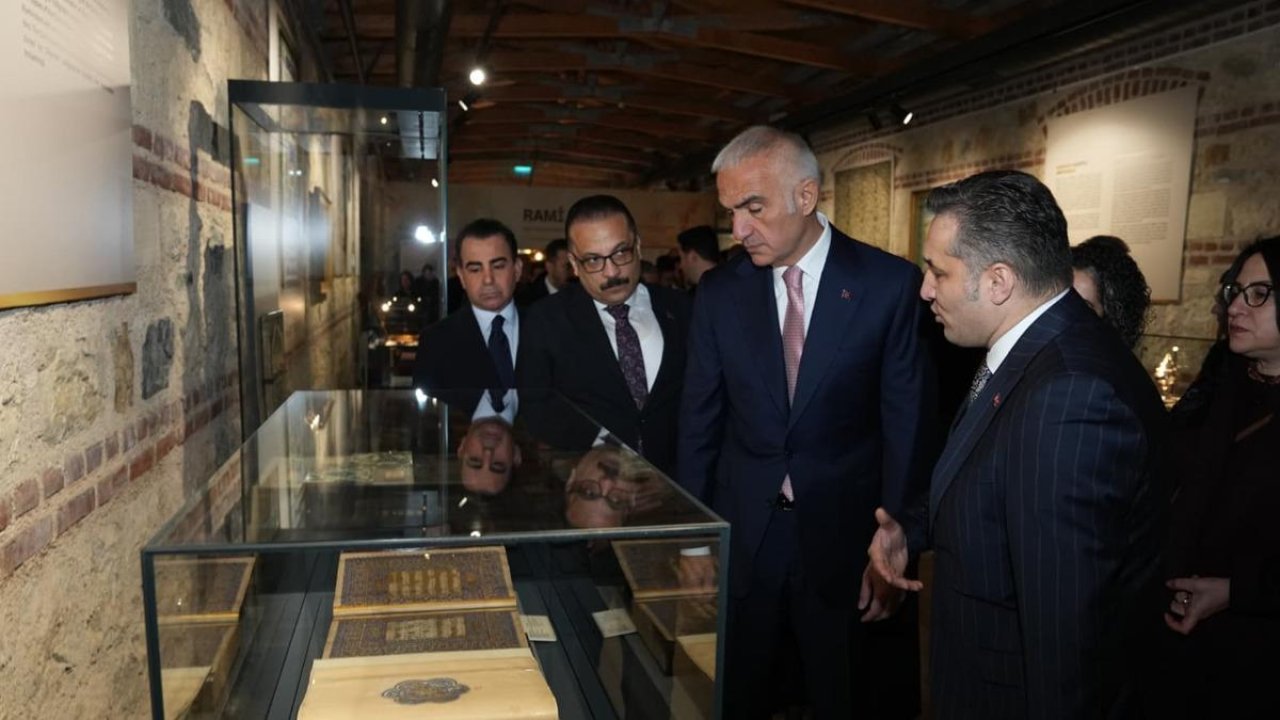 İki İznik çinisi yıllar sonra yeniden Türkiye'de: "Bizim olanları geri getirene kadar mücadelemiz sürecek"