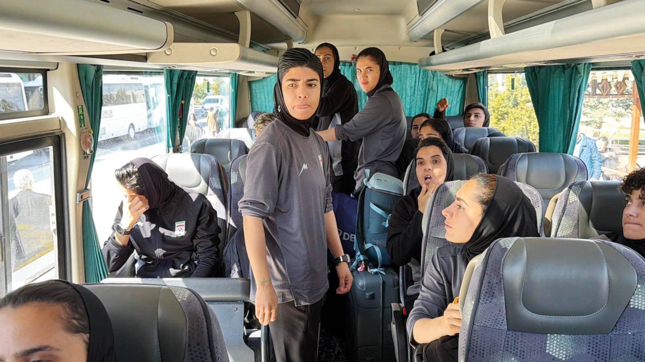 İranlı futbolcular Türkiye üzerinden döndü